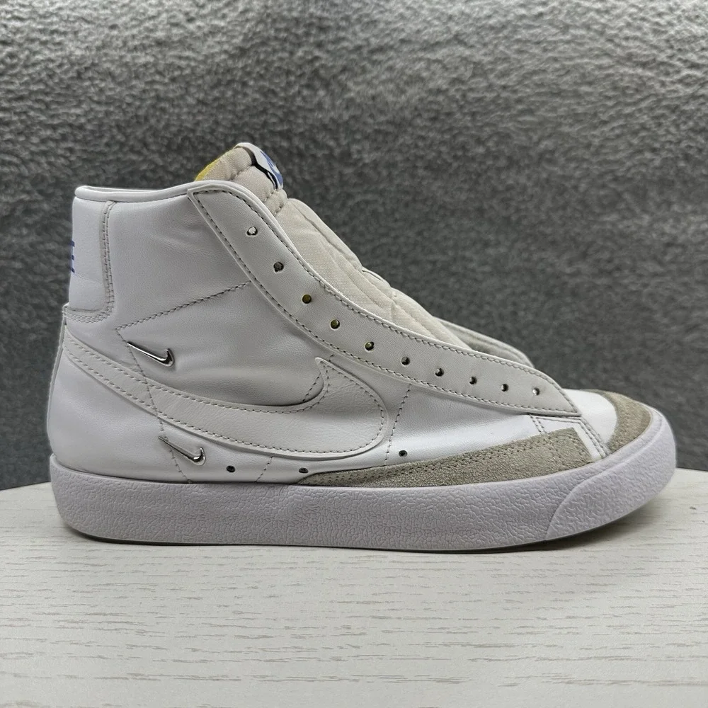 Nike Blazer '77 SE Mid White Metallic Silver CZ4627-100 Women's Size 9